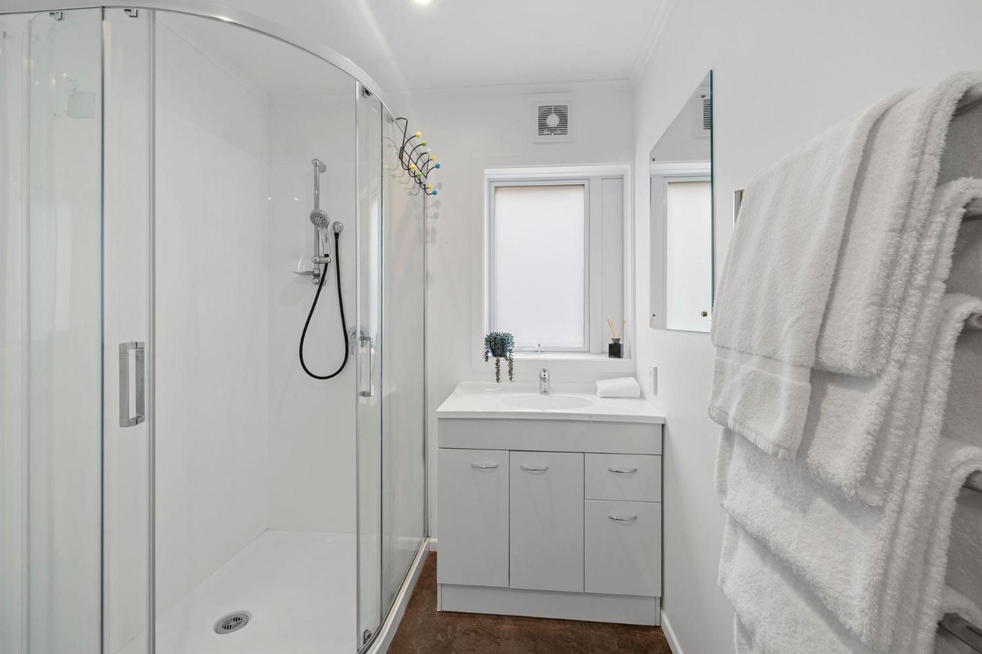 Wow On Wanaka Bay Apartment New Plymouth Ngoại thất bức ảnh